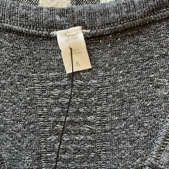 Lululemon sz 6 tank razorback grey gray charcoal Stretchy - Picture 5 of 9